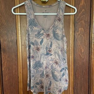 🌿3/$10 AE Floral tank
